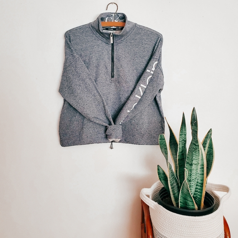 Calvin klein cropped sweater